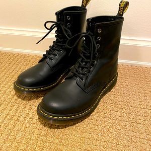 Dr. Martens 1460 8 eye boots
